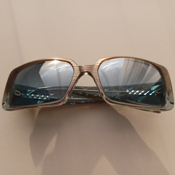 CHANEL 5045 Quilted Sunglasses with CC Logo - Picture 5 of 15